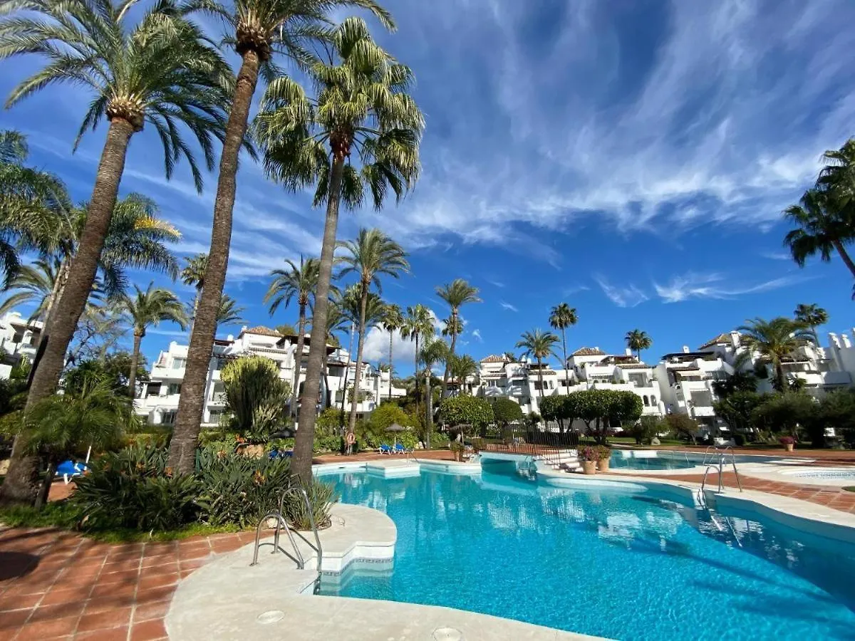 Relax Alcazaba Beach Apartment Эстепона